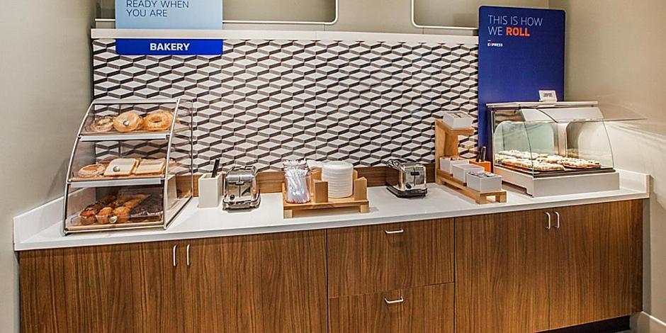 Holiday Inn Express & Suites Palm Desert - Millennium By Ihg المظهر الخارجي الصورة