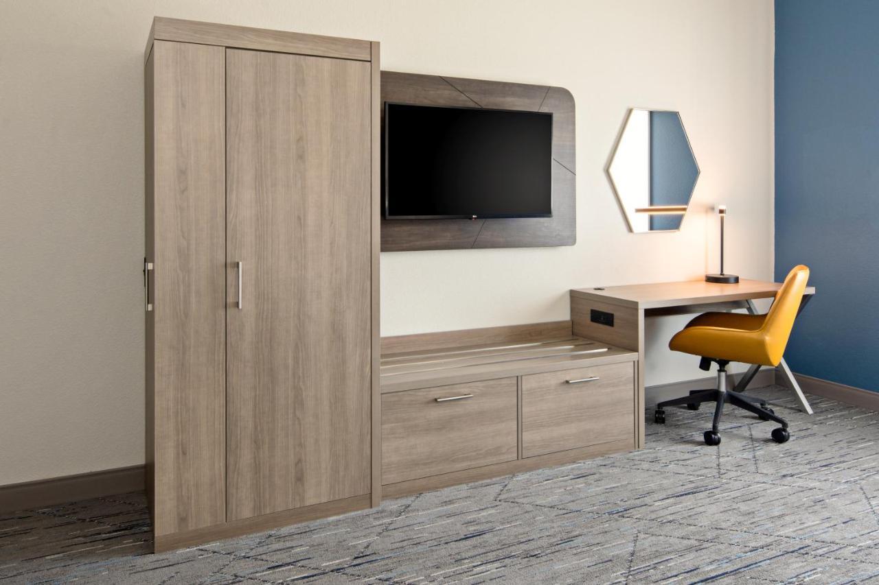 Holiday Inn Express & Suites Palm Desert - Millennium By Ihg المظهر الخارجي الصورة