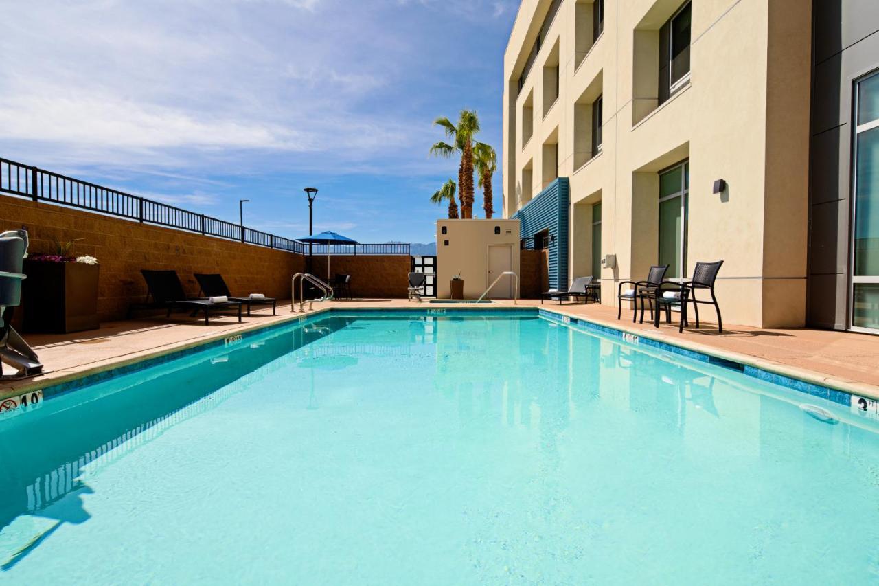 Holiday Inn Express & Suites Palm Desert - Millennium By Ihg المظهر الخارجي الصورة